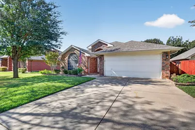 333 Carriage Lane, Saginaw, TX 76179 - Photo 2