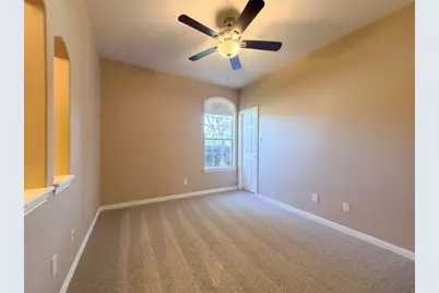 5327 Lake Gardens Drive, Grand Prairie, TX 75052 - Photo 8