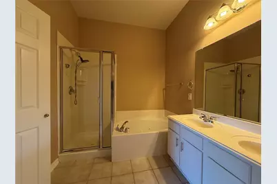 5327 Lake Gardens Drive, Grand Prairie, TX 75052 - Photo 16