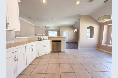 5327 Lake Gardens Drive, Grand Prairie, TX 75052 - Photo 2