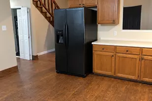 1017 W 3rd St, Taylor, TX 76574 - Photo 6