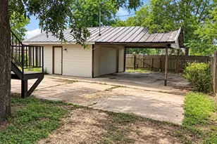 1017 W 3rd St, Taylor, TX 76574 - Photo 22