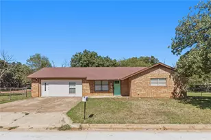 815 W Patterson St, Eastland, TX 76448 - Photo 2