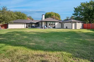 10102 Laingtree Dr, Dallas, TX 75243 - Photo 22