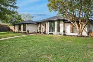 10102 Laingtree Dr, Dallas, TX 75243 - Photo 2