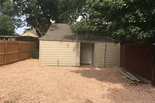 1910 Chestnut St, Abilene, TX 79602 - Photo 2