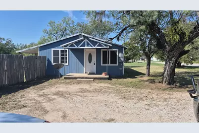 1006 SE Martin Luther King Jr Street SE, Mineral Wells, TX 76067 - Photo 1
