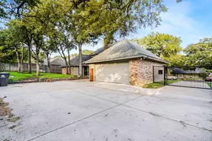 2110 Emerald Lake Dr, Arlington, TX 76013 - Photo 24