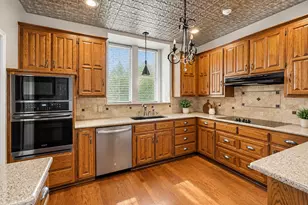 2110 Emerald Lake Dr, Arlington, TX 76013 - Photo 2