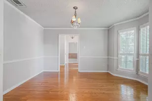 2110 Emerald Lake Dr, Arlington, TX 76013 - Photo 8