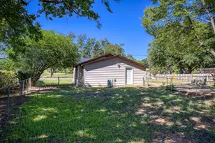 1806 N Link St, Palestine, TX 75801 - Photo 16