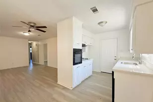 905 Seymore Cir, Denison, TX 75020 - Photo 4