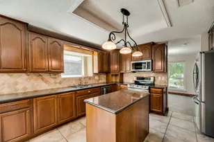 1307 E Branch Hollow Dr, Carrollton, TX 75007 - Photo 8