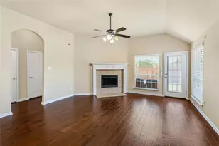 928 Wellington Dr, Lewisville, TX 75067 - Photo 8