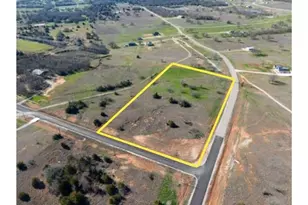 240 Rolling Hills Blvd, Alvord, TX 76225 - Photo 1