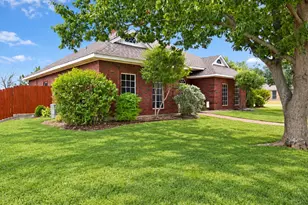 1607 N Park Dr, Bowie, TX 76230 - Photo 2