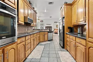 1607 N Park Dr, Bowie, TX 76230 - Photo 10