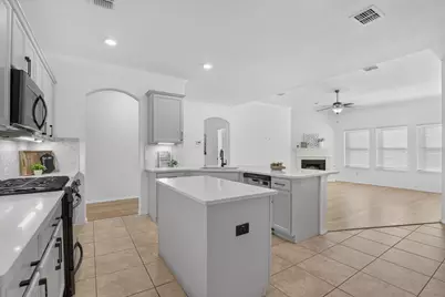 401 Eureka Court, Burleson, TX 76028 - Photo 14