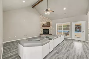 1466 Oakwood Dr, Stephenville, TX 76401 - Photo 4