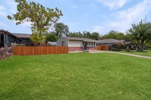 2333 Bird St, Fort Worth, TX 76111 - Photo 2