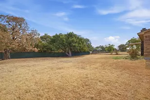 1526 W Bankhead, Weatherford, TX 76086 - Photo 8