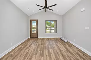 115 Wheeler St, Glen Rose, TX 76043 - Photo 4