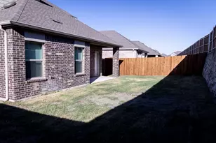1305 Silent Peak Dr, Princeton, TX 75407 - Photo 2
