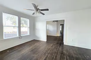 630 N Ewing Ave, Dallas, TX 75203 - Photo 2