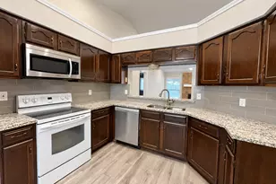 1038 Cedar Run Dr, Duncanville, TX 75137 - Photo 2