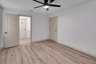 903 E Ave C, Valley Mills, TX 76689 - Photo 14