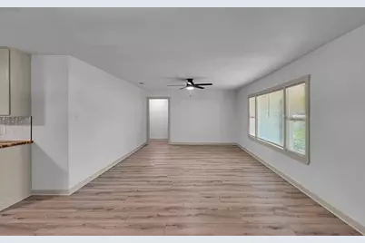 903 E Avenue C, Valley Mills, TX 76689 - Photo 4