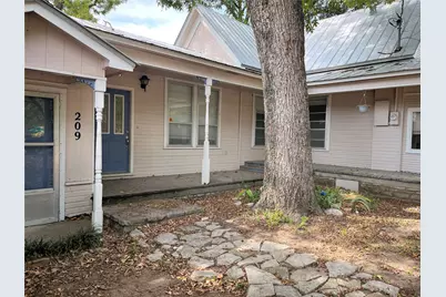 209 Mission Street, Glen Rose, TX 76043 - Photo 2