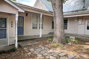 209 Mission St, Glen Rose, TX 76043 - Photo 2