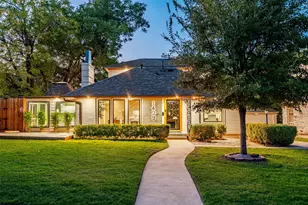 1439 Junior Dr, Dallas, TX 75208 - Photo 2