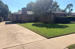 1620 Lexington Pl, Bedford, TX 76022 - Photo 2