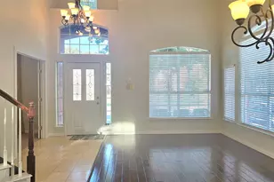 3455 Daisy Ln, Grand Prairie, TX 75052 - Photo 4
