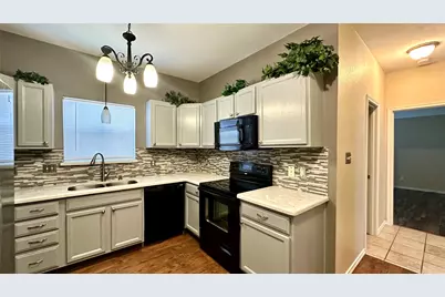 1402 Peregrine Street, Lewisville, TX 75077 - Photo 8