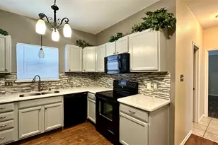 1402 Peregrine St, Lewisville, TX 75077 - Photo 8