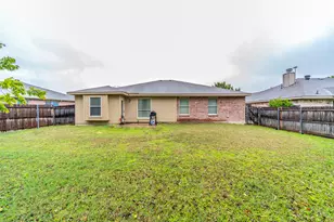 421 Oxford St, Burleson, TX 76028 - Photo 16