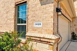 3628 W Walnut Ridge Dr, Grand Prairie, TX 76065 - Photo 4