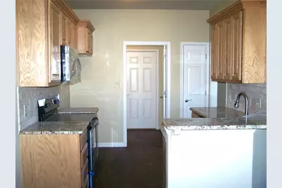 700 E Bullock Street, Denison, TX 75021 - Photo 8