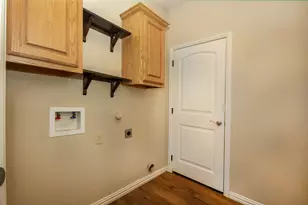 700 E Bullock St, Denison, TX 75021 - Photo 10