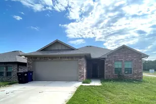 700 E Bullock St, Denison, TX 75021 - Photo 1
