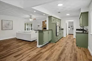 8426 Baumgarten Dr, Dallas, TX 75228 - Photo 10