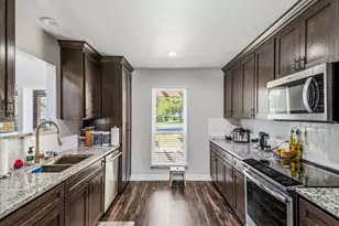 1001 Sean Ct, Hurst, TX 76053 - Photo 8