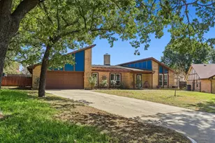 1001 Sean Ct, Hurst, TX 76053 - Photo 2