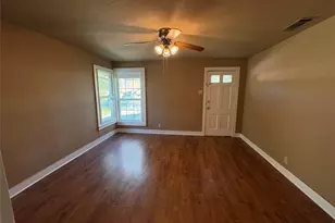 909 Vine St, Denton, TX 76209 - Photo 2