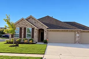 2848 N Ranger Ln St, Aubrey, TX 76227 - Photo 2