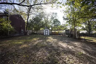 1103 N Sherman St, Ennis, TX 75119 - Photo 16