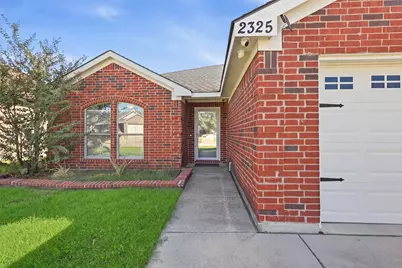 2325 Wakecrest Drive, Fort Worth, TX 76108 - Photo 2